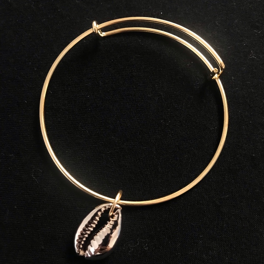 Shell Charm Bracelet